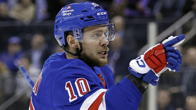 hokkeist-panarin-popytalsja-oplatit-proezd-v-metro-knopochnym-telefonom-5c93adf.jpg
