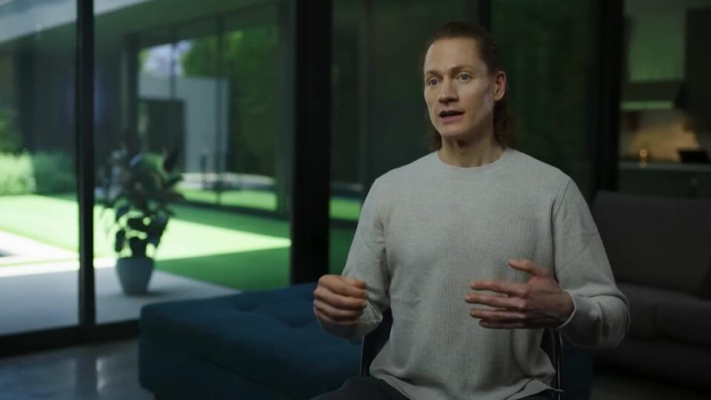Миллиардер решил не стареть: как работает тело Брайана Джонсона